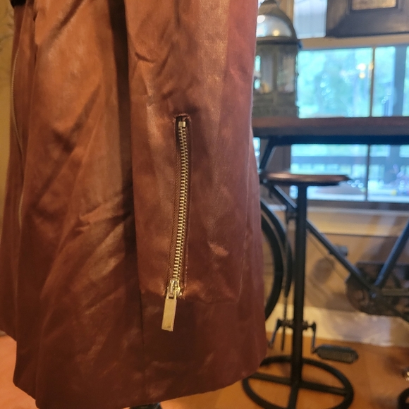 Bebe Studded Trench Coat in Burgundy. Satin Touch Fabric. Fully Lined. Size M. - Picture 6 of 14